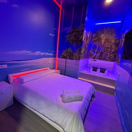Habitacion Con Jacuzzi Y Bano Privado Madrid Exterior photo